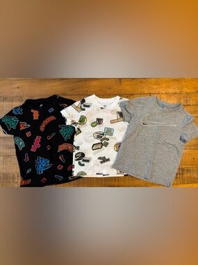 Kids xs Nike Short Sleeve Tee bundle